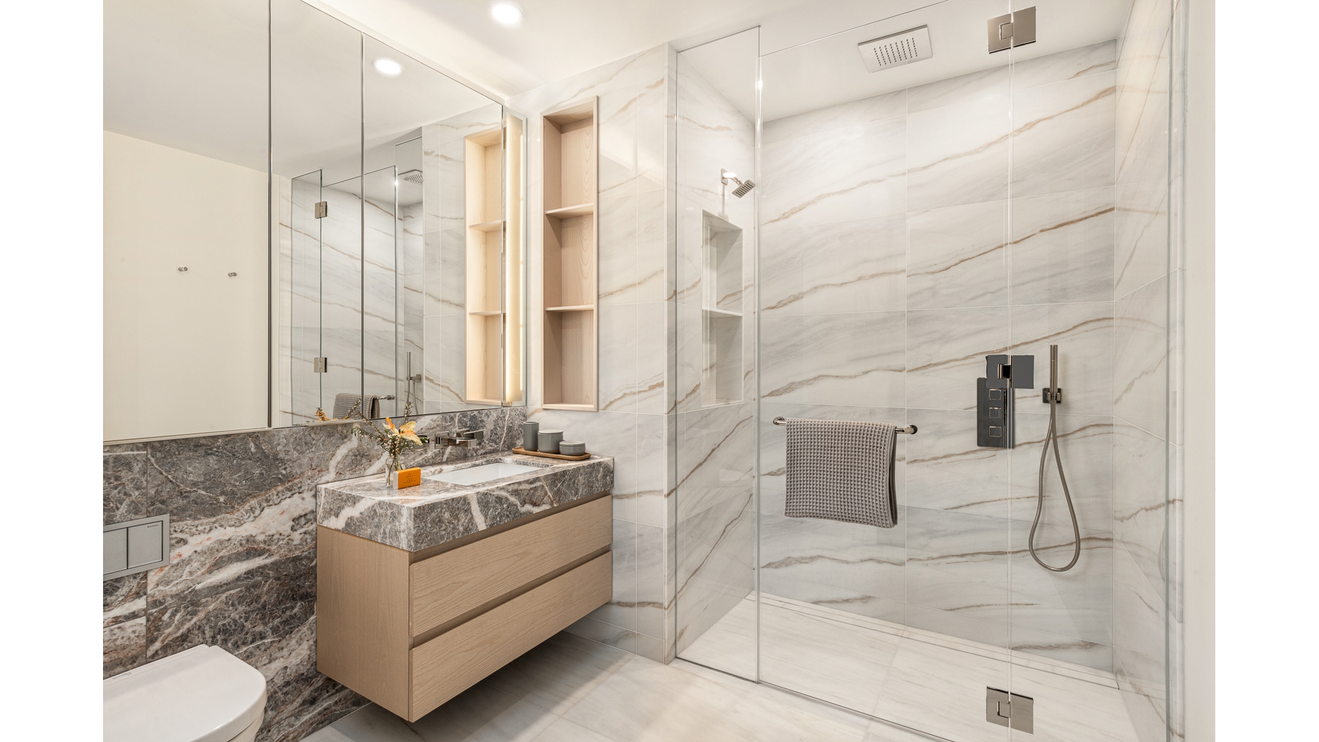 #3 photo, 125 GREENWICH Street, Financial District , NY 10006