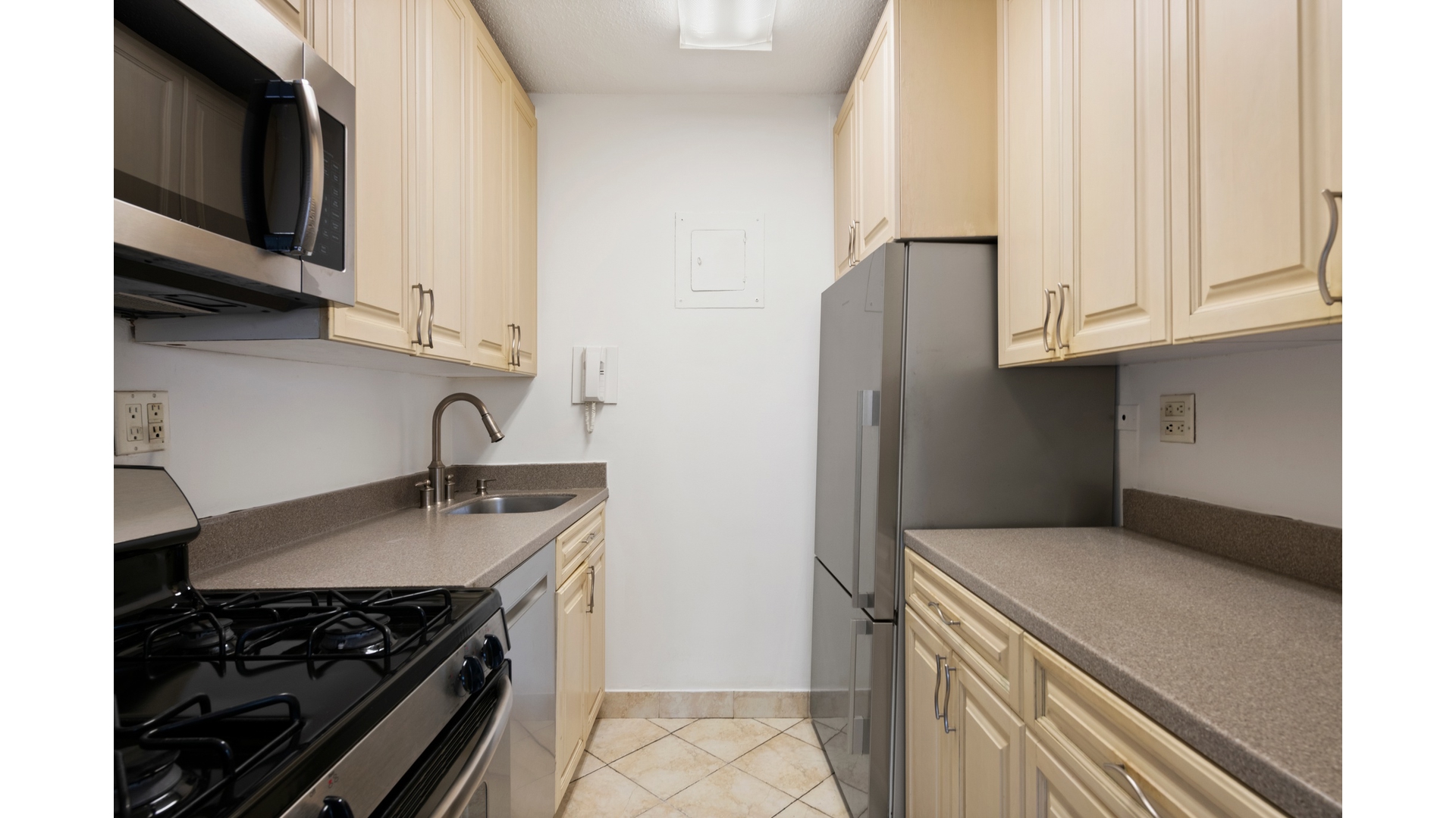 #7 photo, 400 E 54TH Street, Sutton Place , NY 10022