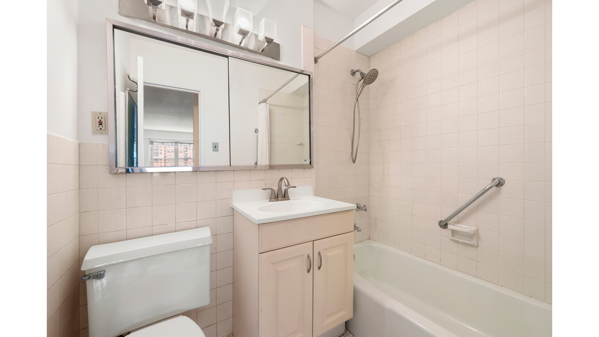 #9 photo, 400 E 54TH Street, मैनहटन Sutton Place , NY 10022