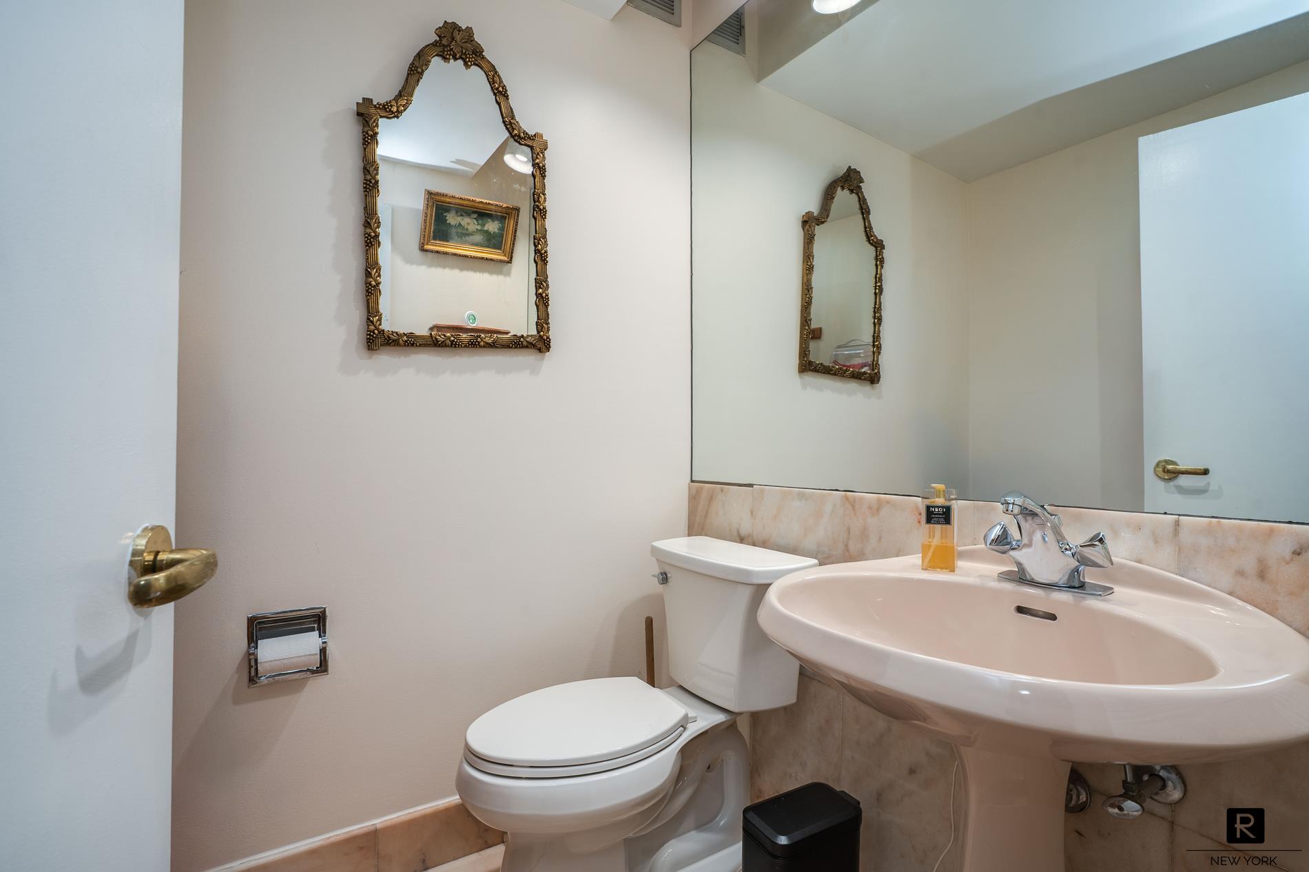 #10 photo, 7 Gramercy Park W, Gramercy Park , NY 10003