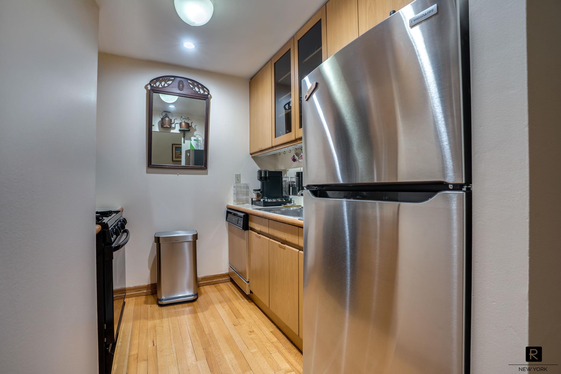 #11 photo, 7 Gramercy Park W, Gramercy Park , NY 10003