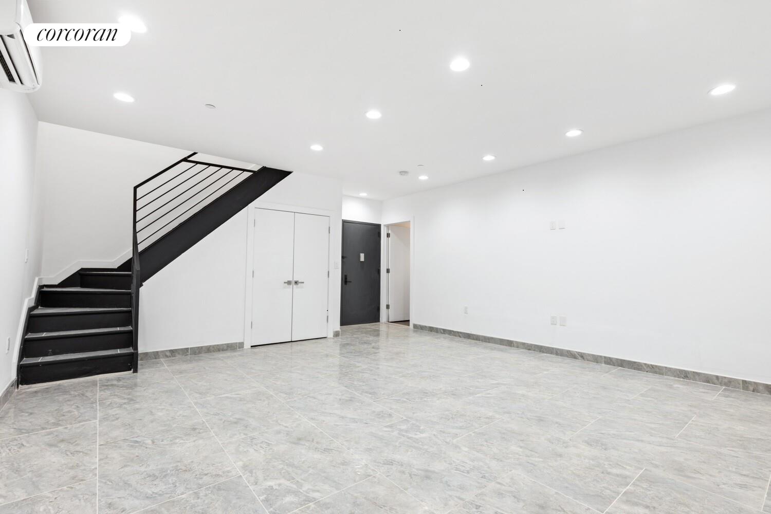 #11 photo, 299 VAN BUREN Street, 브루클린 Stuyvesant Heights , NY 11221