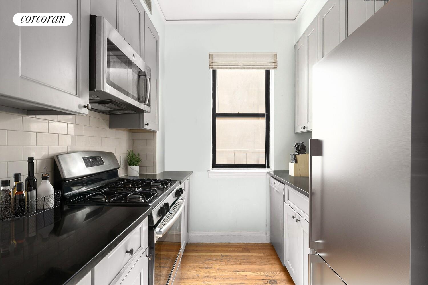 #5 photo, 854 W 181ST Street, Hudson Heights , NY 10033