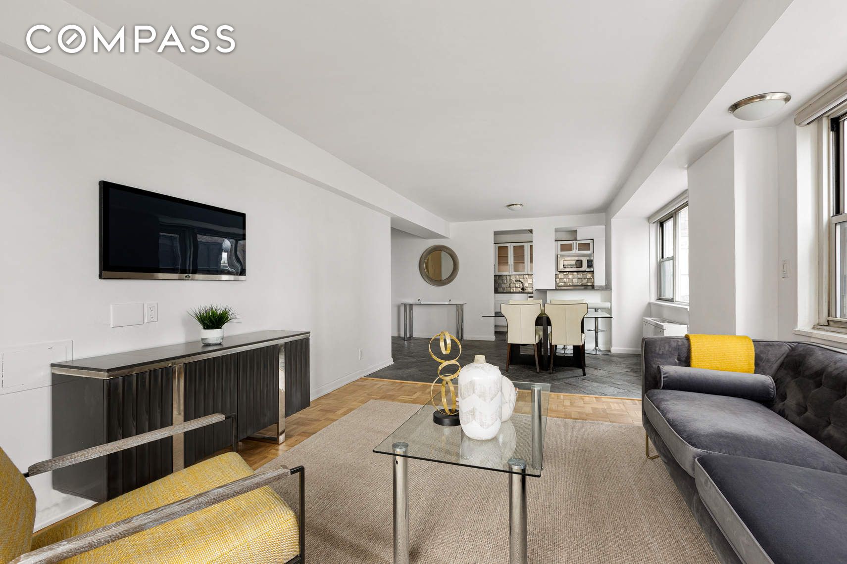 #4 photo, 321 E 48th Street, 맨해튼 Midtown East , NY 10017