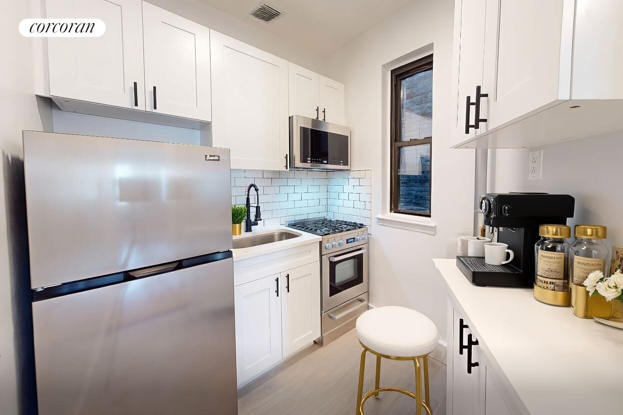 #4 photo, 418 E 83RD Street, Yorkville , NY 10028