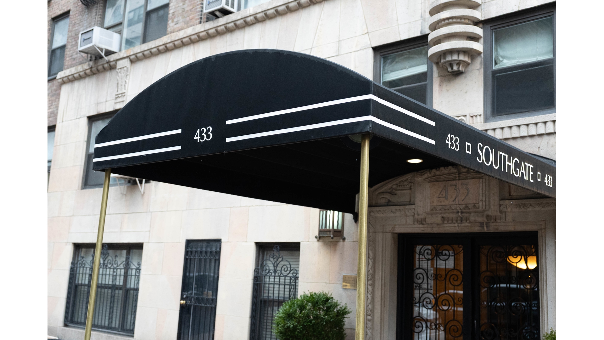 #10 photo, 433 E 51ST Street, Beekman , NY 10022