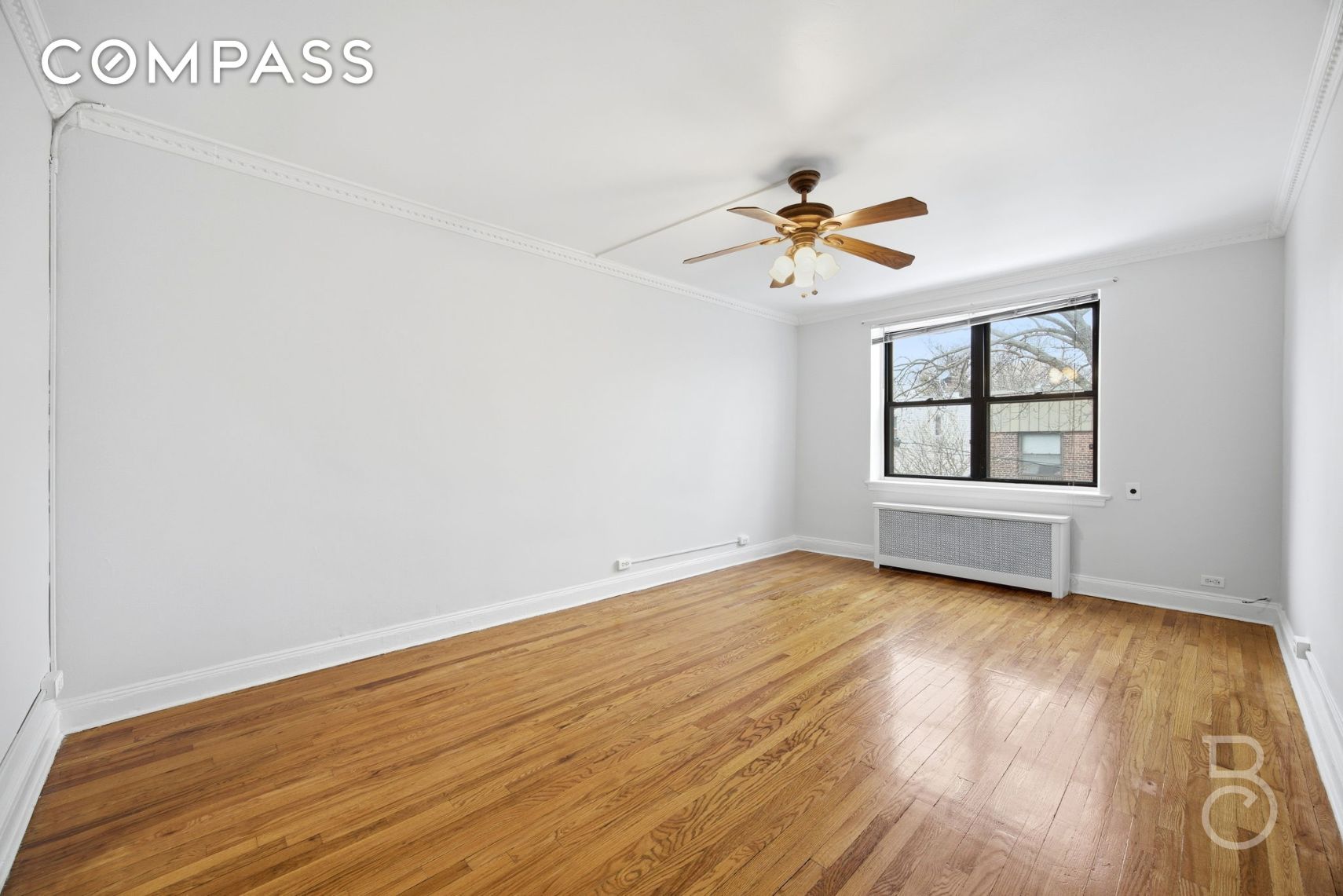 #10 photo, 78-15 19th Drive, קווינס Astoria , NY 11370