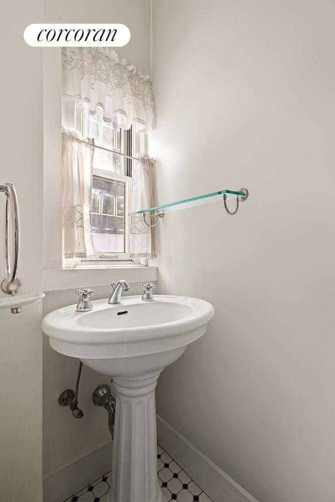 #7 photo, 77 PARK Avenue, Murray Hill , NY 10016