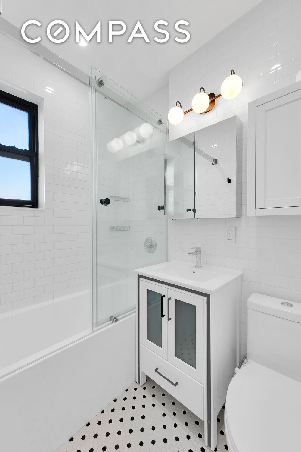 #7 photo, 44-14 Newtown Road, 뉴욕퀸즈 Astoria , NY 11103