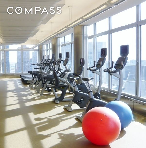 #13 photo, 445 5th Avenue, मैनहटन Midtown , NY 10016