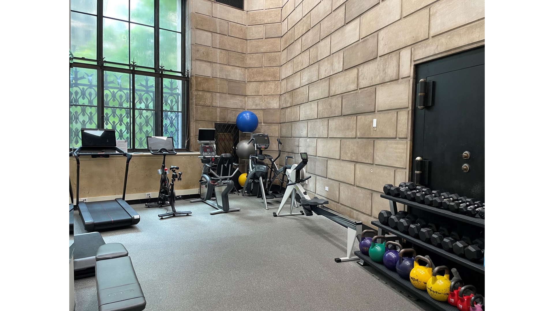 #13 photo, 2112 BROADWAY, Upper West Side , NY 10023