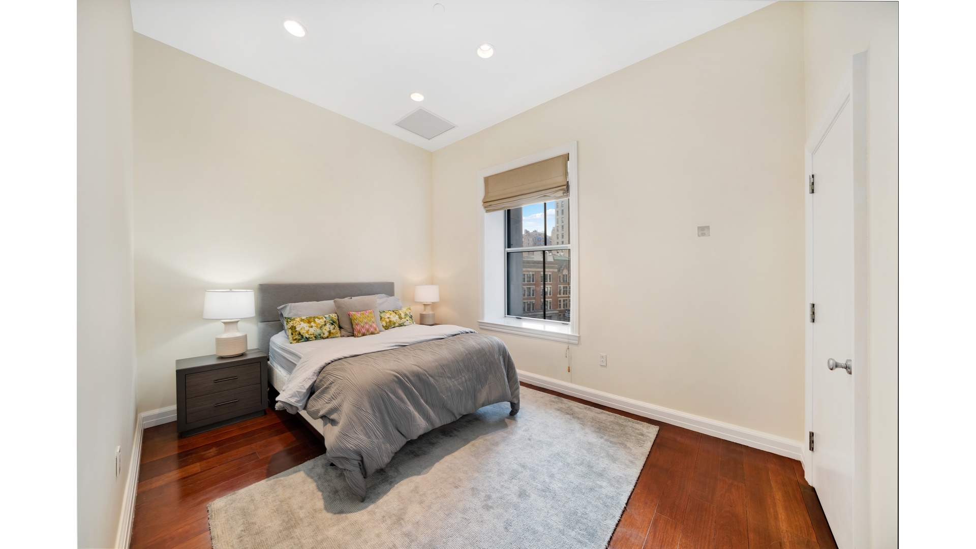 #8 photo, 2112 BROADWAY, Upper West Side , NY 10023