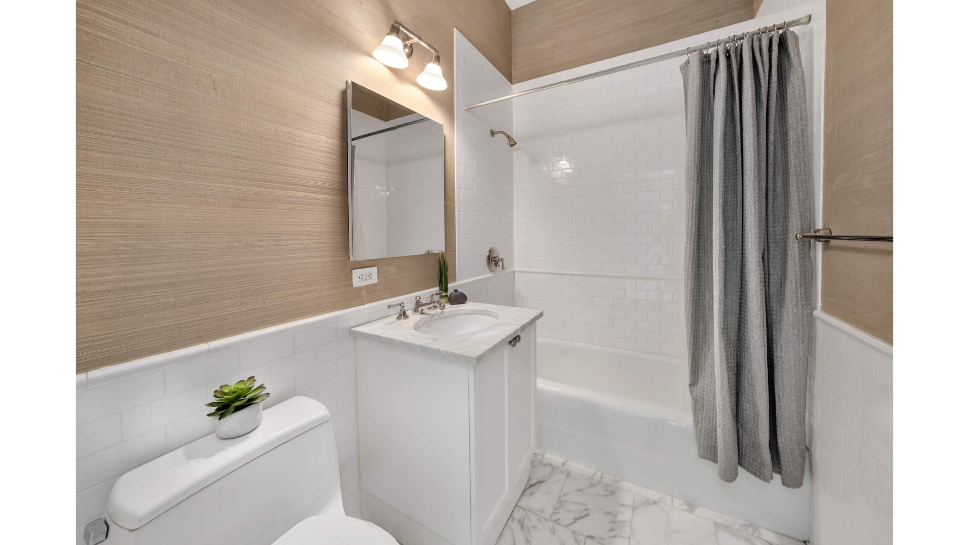 #9 photo, 2112 BROADWAY, Upper West Side , NY 10023