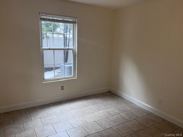 #5 photo, 388 West Montauk Highway, 롱 아일랜드 Lindenhurst , NY 11757