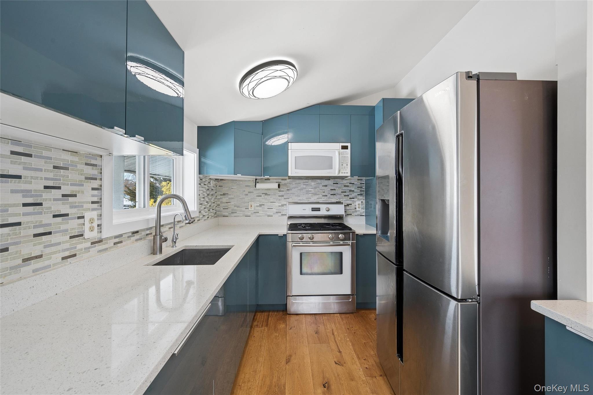 #11 photo, 21 Amboy Road, 東長島 Oakdale , NY 11769