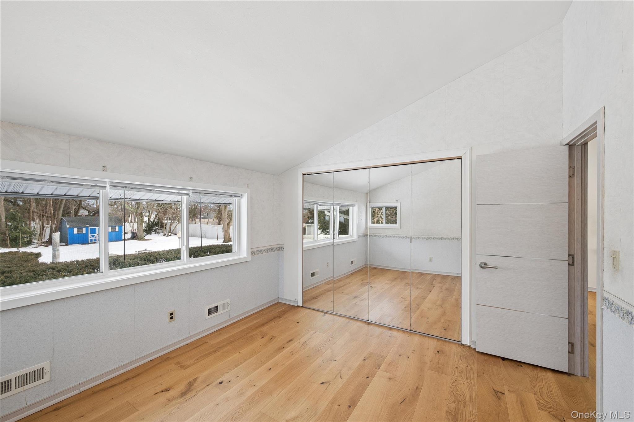 #17 photo, 21 Amboy Road, 東長島 Oakdale , NY 11769