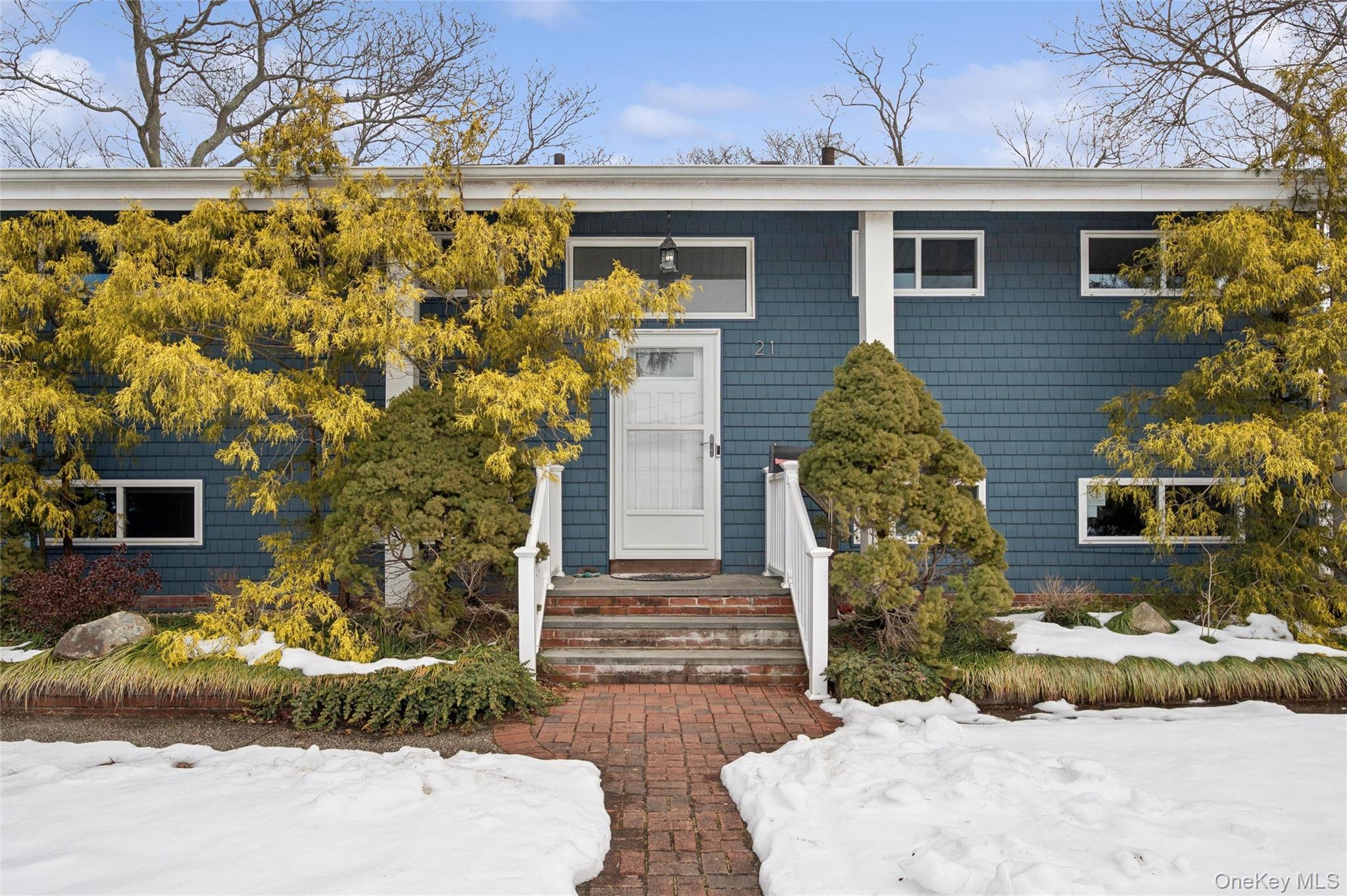 #3 photo, 21 Amboy Road, 東長島 Oakdale , NY 11769