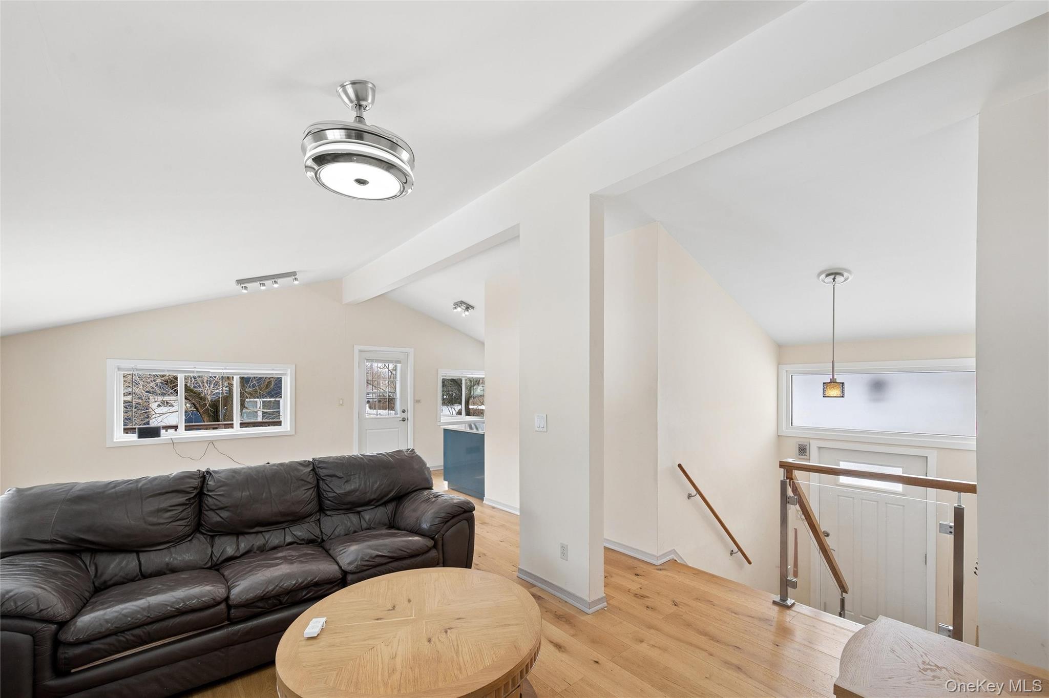 #5 photo, 21 Amboy Road, 東長島 Oakdale , NY 11769