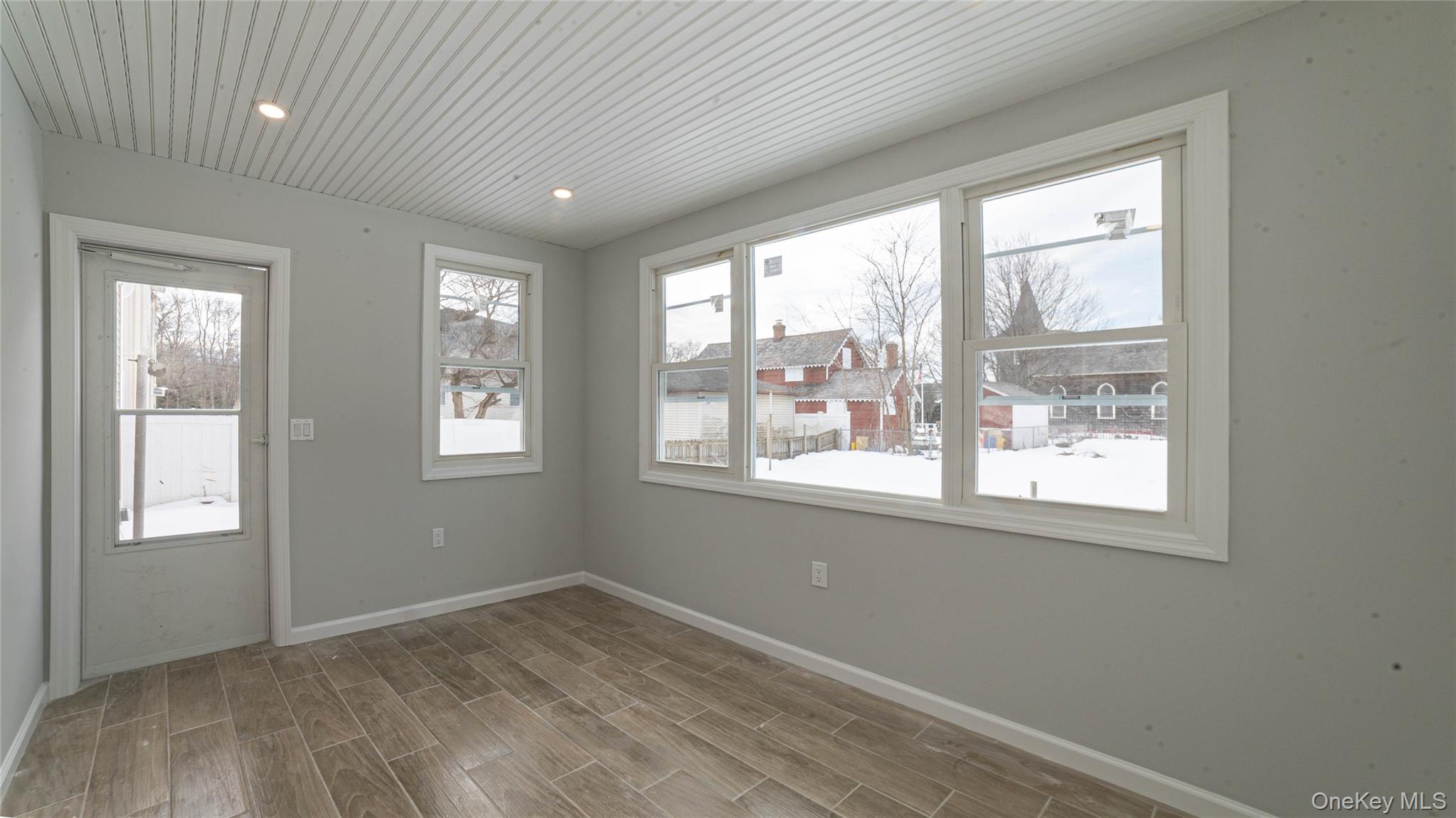 #12 photo, 7 Amherst Place, Massapequa , NY 11758