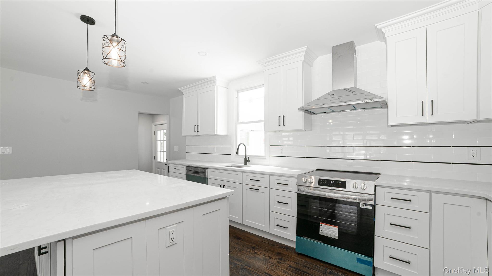 #13 photo, 7 Amherst Place, Massapequa , NY 11758