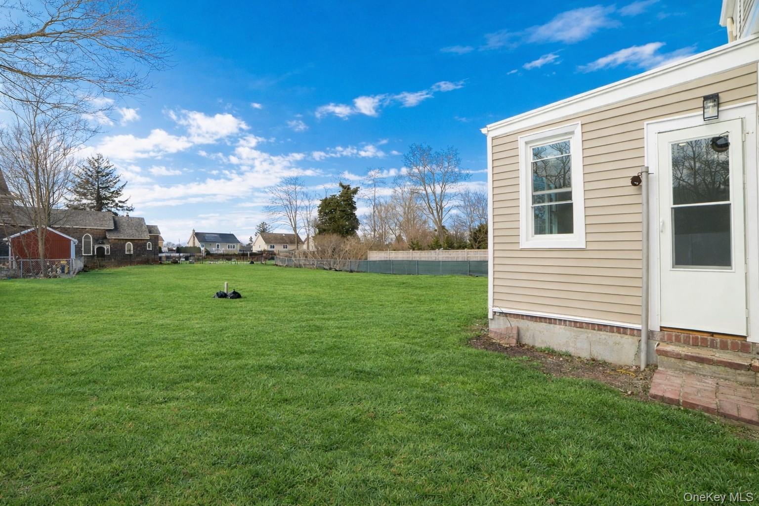 #14 photo, 7 Amherst Place, Massapequa , NY 11758