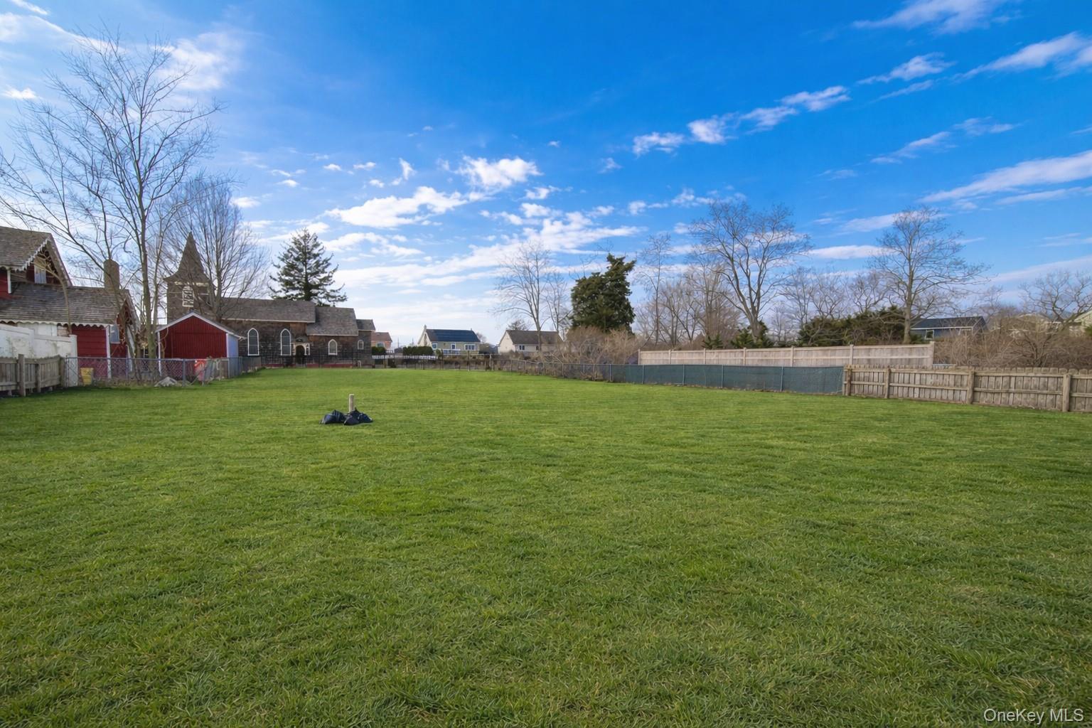 #15 photo, 7 Amherst Place, Massapequa , NY 11758