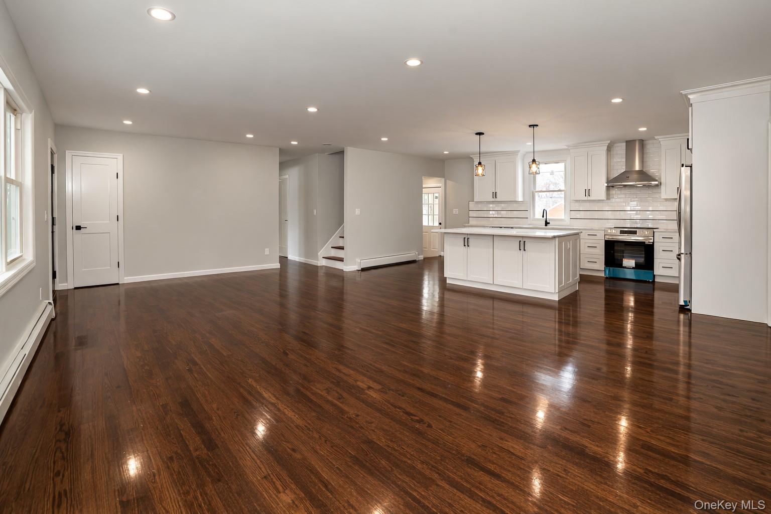 #2 photo, 7 Amherst Place, Massapequa , NY 11758