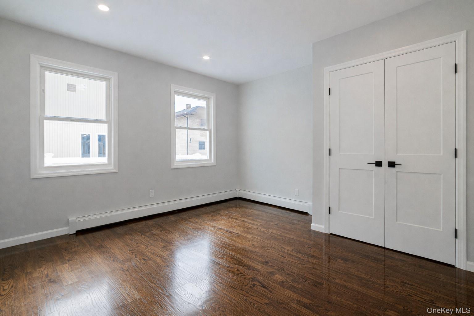 #4 photo, 7 Amherst Place, Massapequa , NY 11758