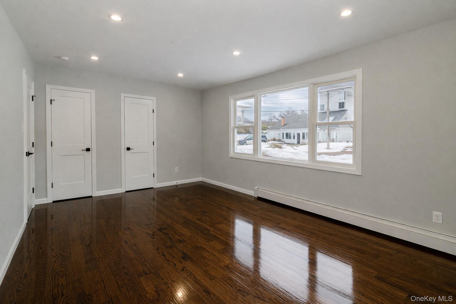 #5 photo, 7 Amherst Place, Massapequa , NY 11758