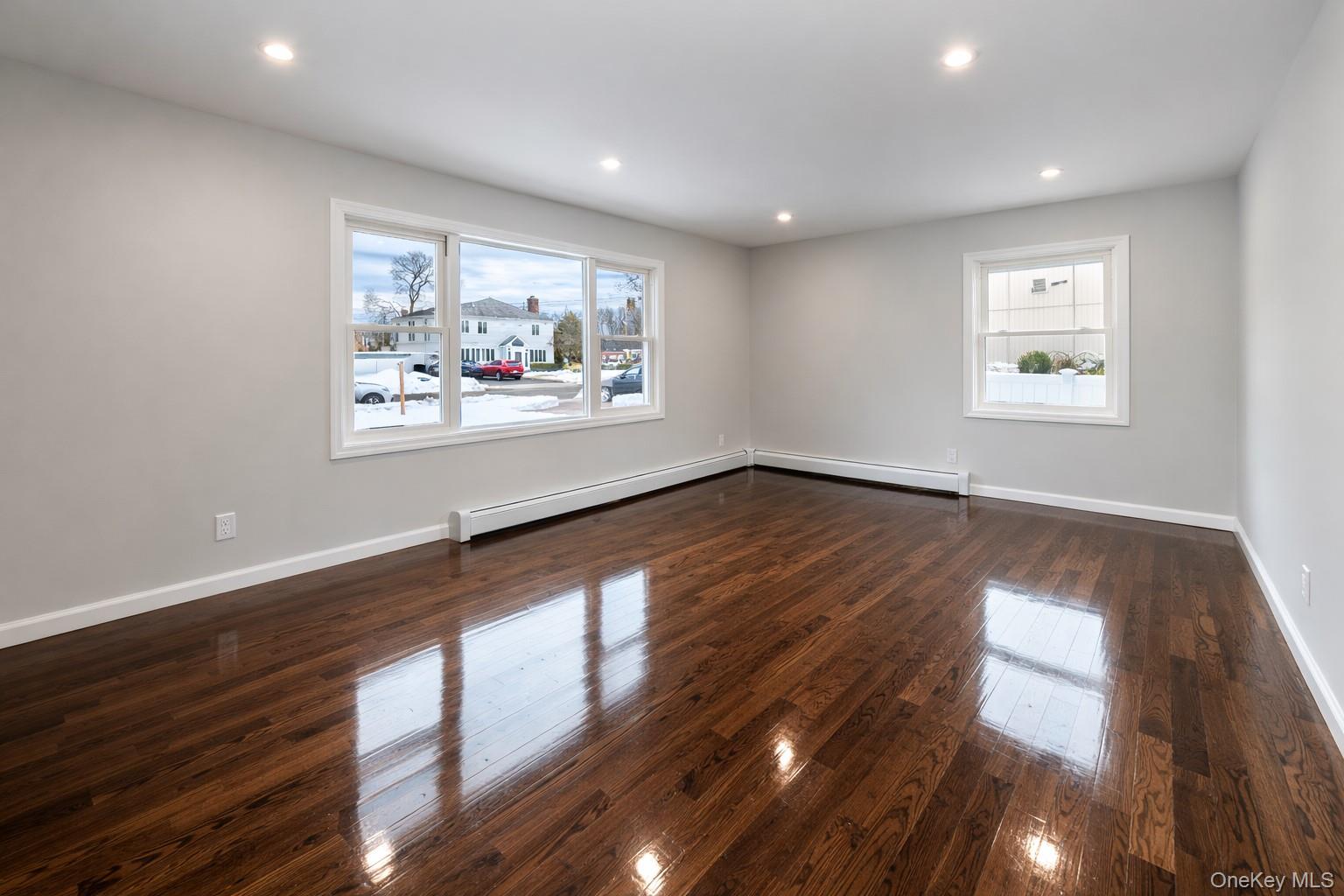 #6 photo, 7 Amherst Place, Massapequa , NY 11758