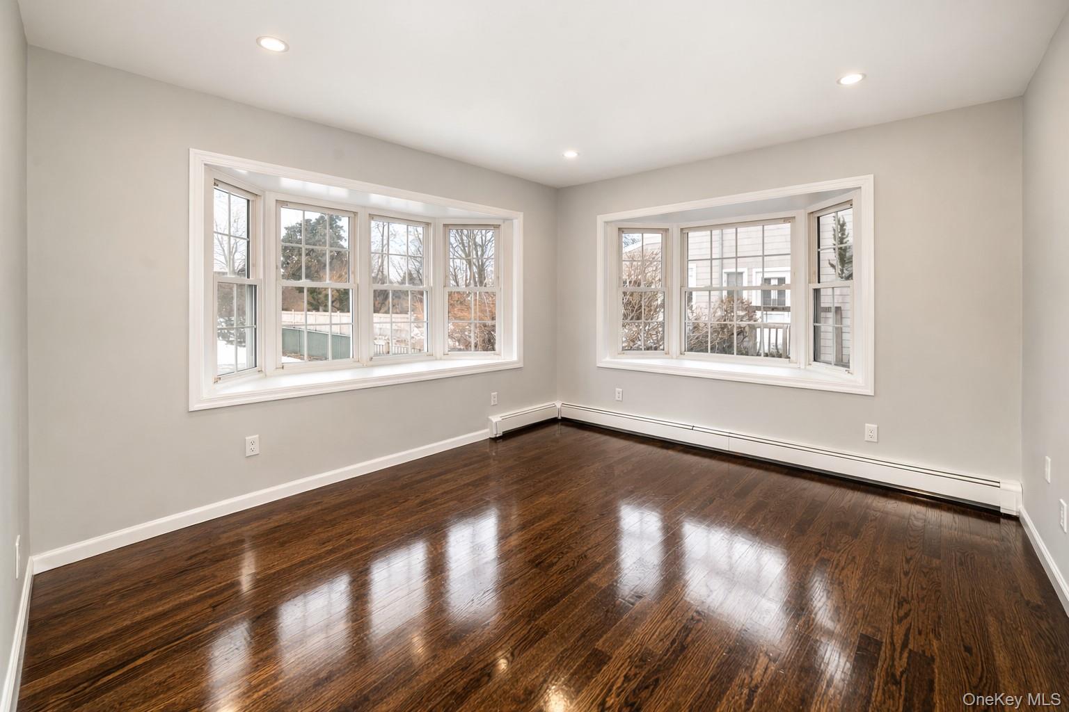 #7 photo, 7 Amherst Place, Massapequa , NY 11758