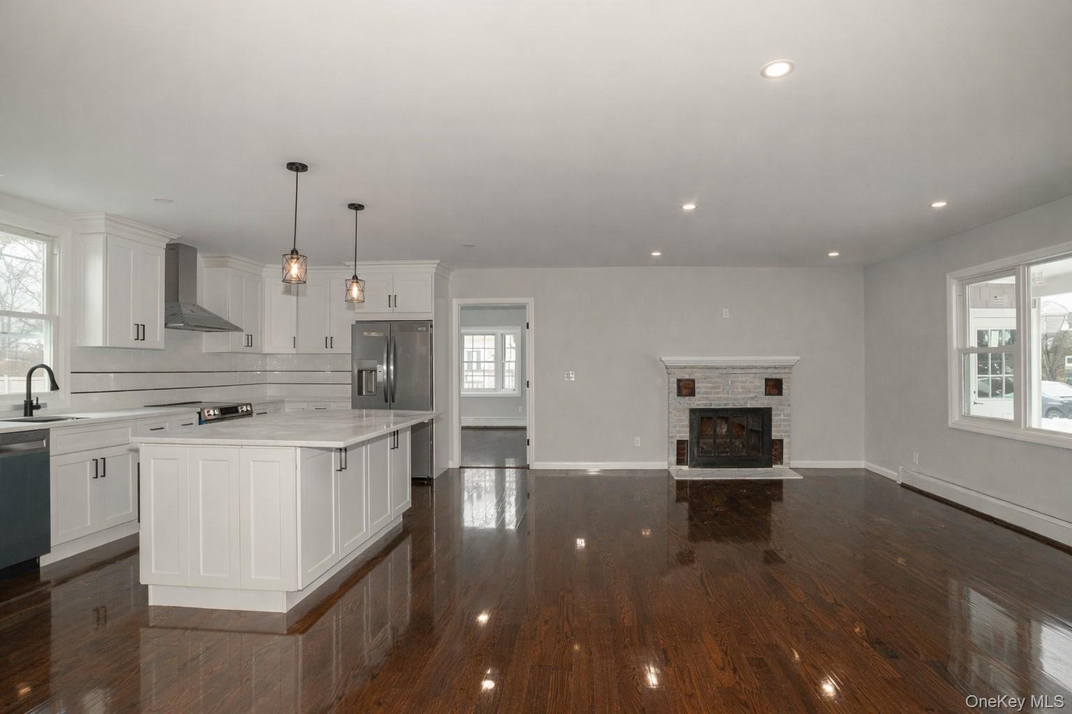 #9 photo, 7 Amherst Place, Massapequa , NY 11758