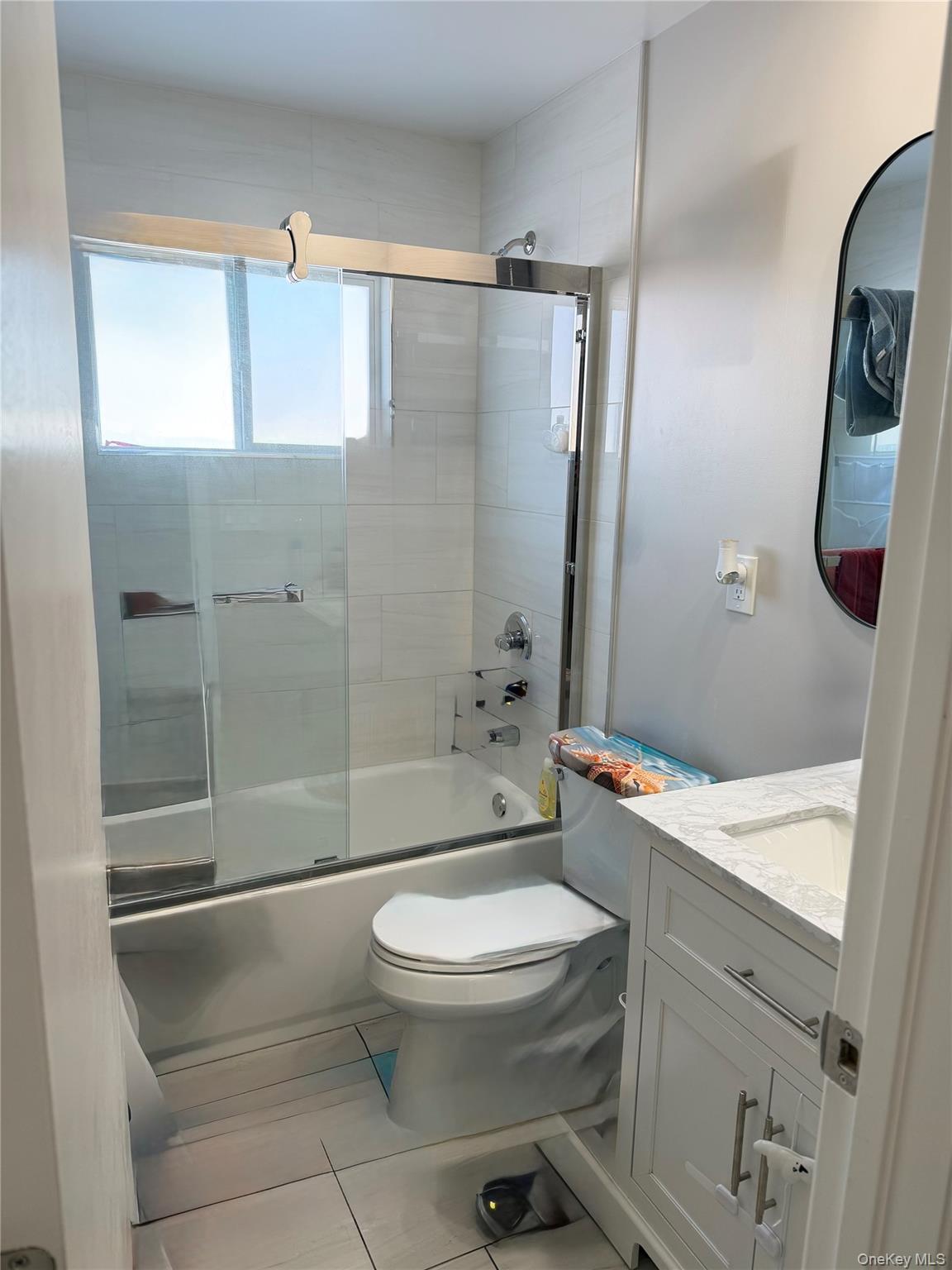 #12 photo, 102 Old Farm Road, מחוז נסאו Levittown , NY 11756