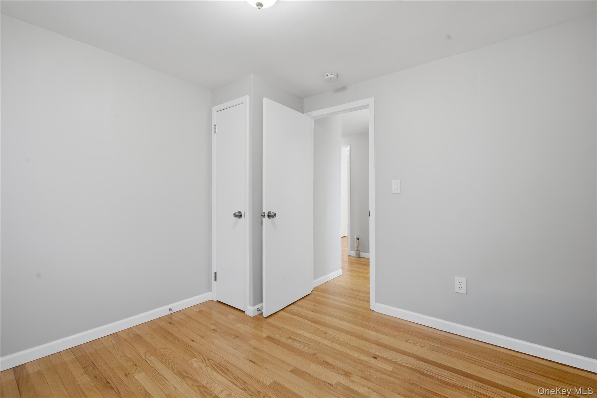 #17 photo, 102 Old Farm Road, Levittown , NY 11756