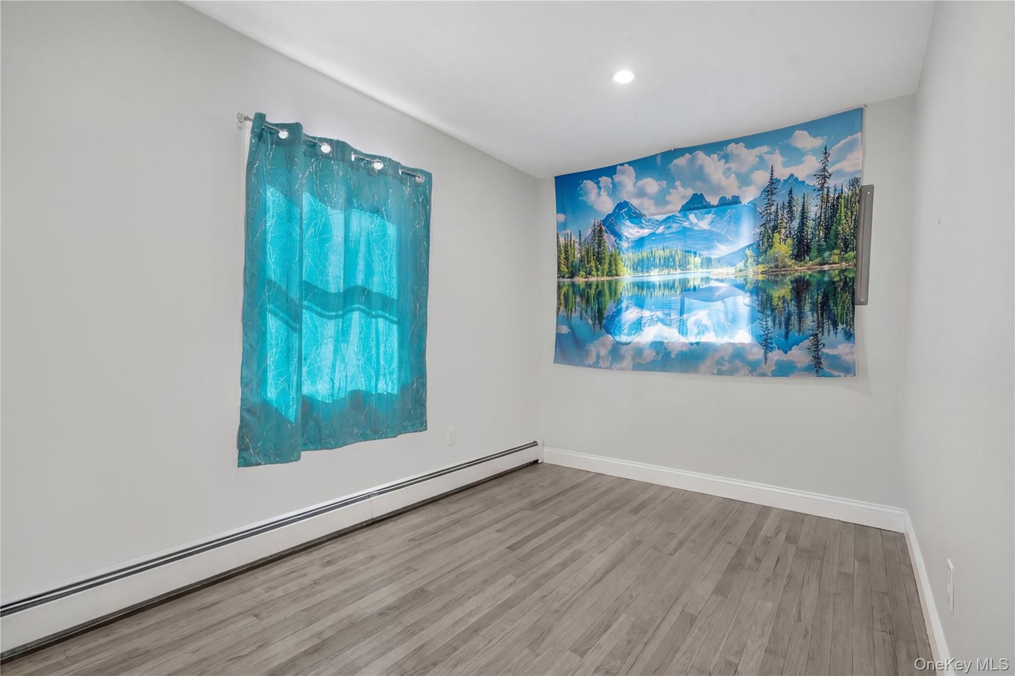 #19 photo, 102 Old Farm Road, Levittown , NY 11756