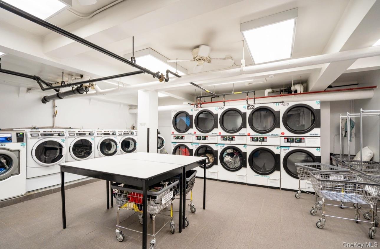 #11 photo, 420 E 64th Street, New York (Manhattan) , NY 10065