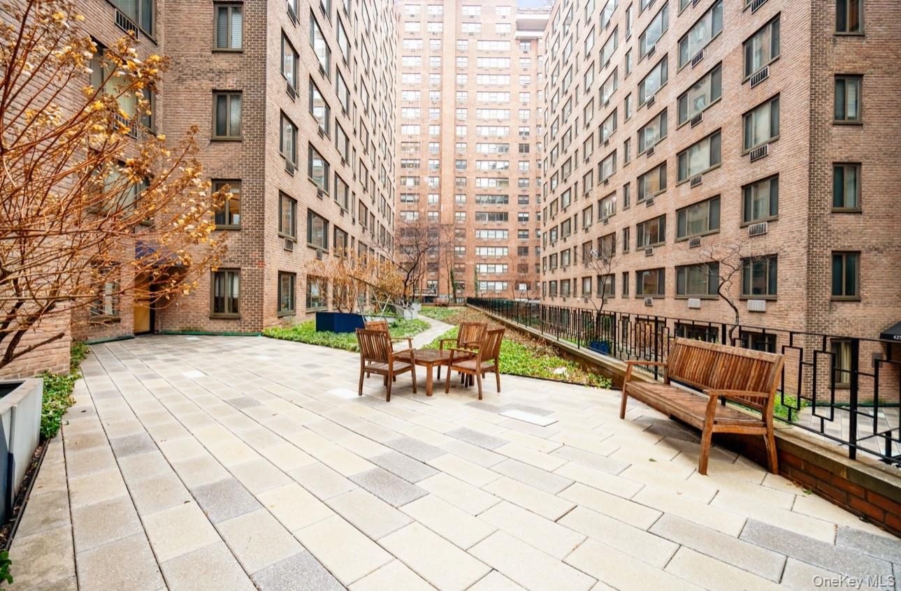 #9 photo, 420 E 64th Street, New York (Manhattan) , NY 10065