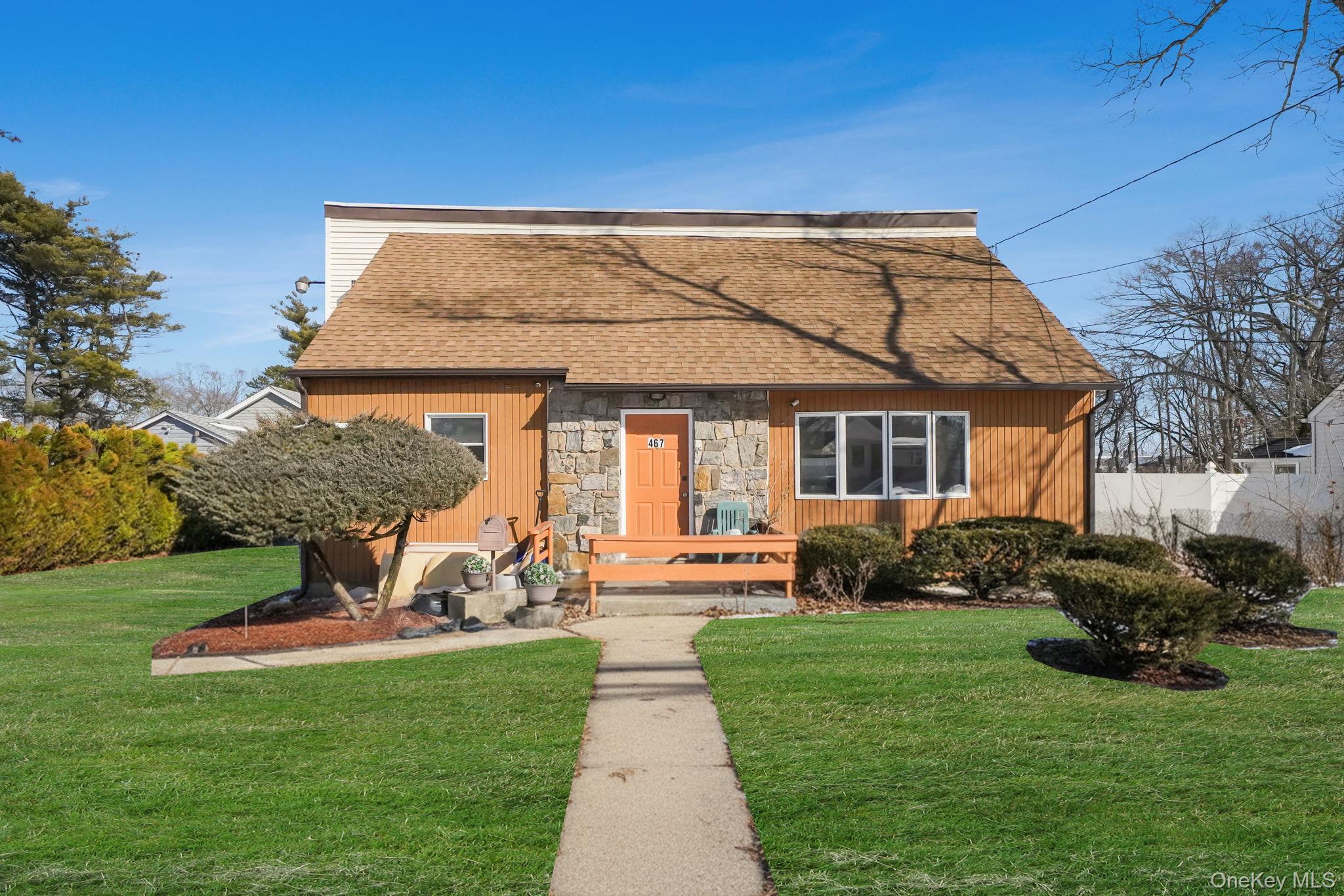 #1 photo, 467 Carlls Path, מחוז סאפוק Deer Park , NY 11729