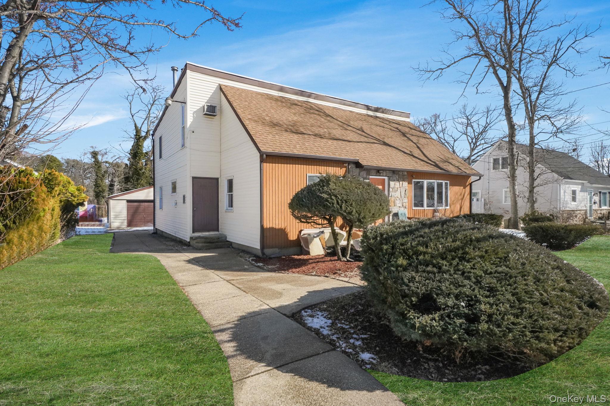 #3 photo, 467 Carlls Path, מחוז סאפוק Deer Park , NY 11729