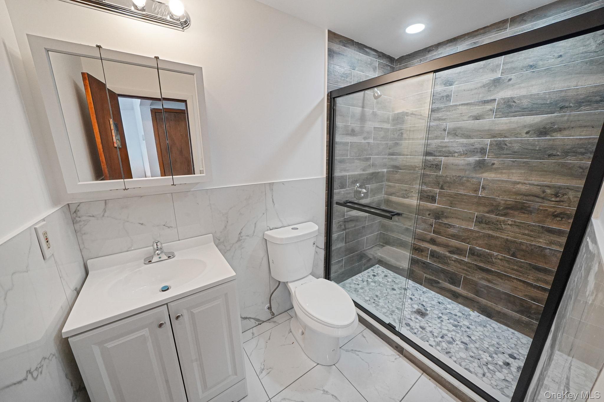 #9 photo, 467 Carlls Path, מחוז סאפוק Deer Park , NY 11729