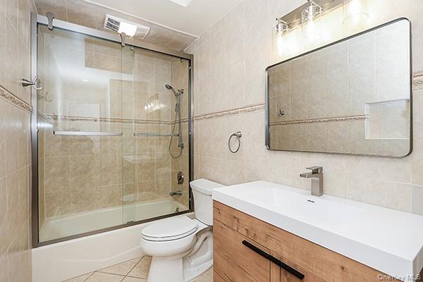 #18 photo, 860 Beckman Drive, North Bellmore , NY 11710