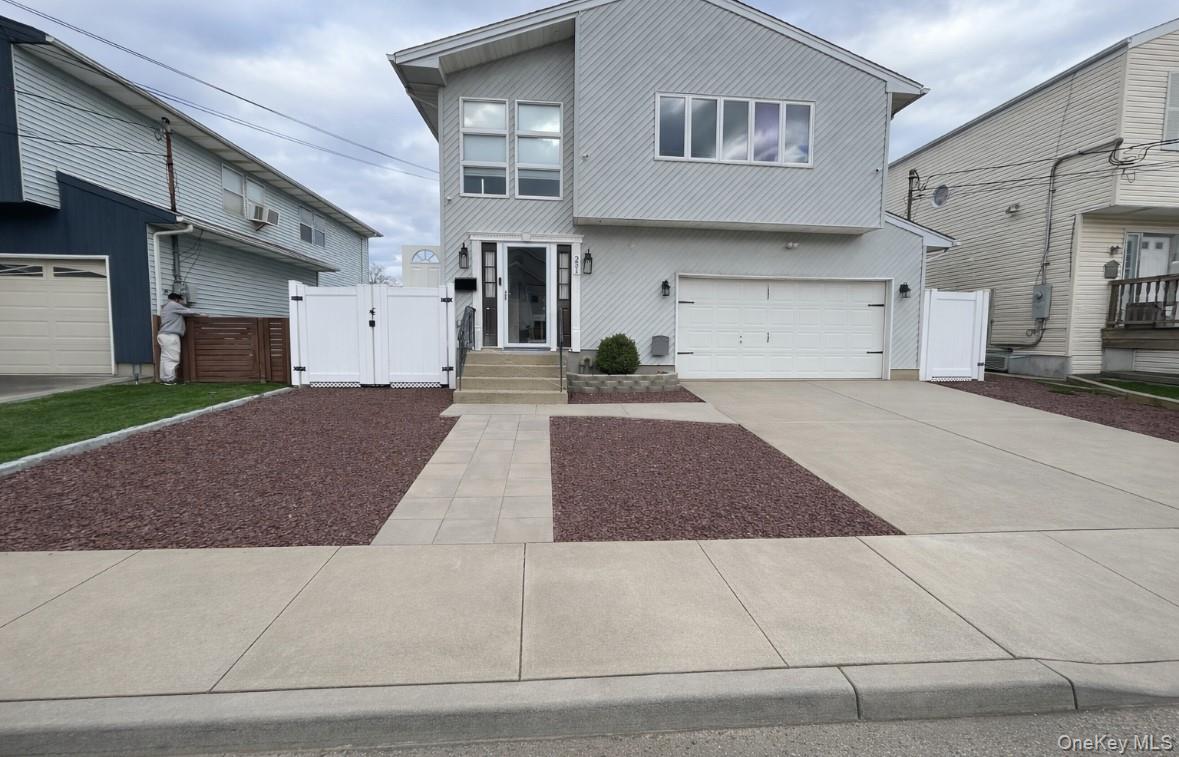 #1 photo, 251 Arthur Street, 롱 아일랜드 Freeport , NY 11520