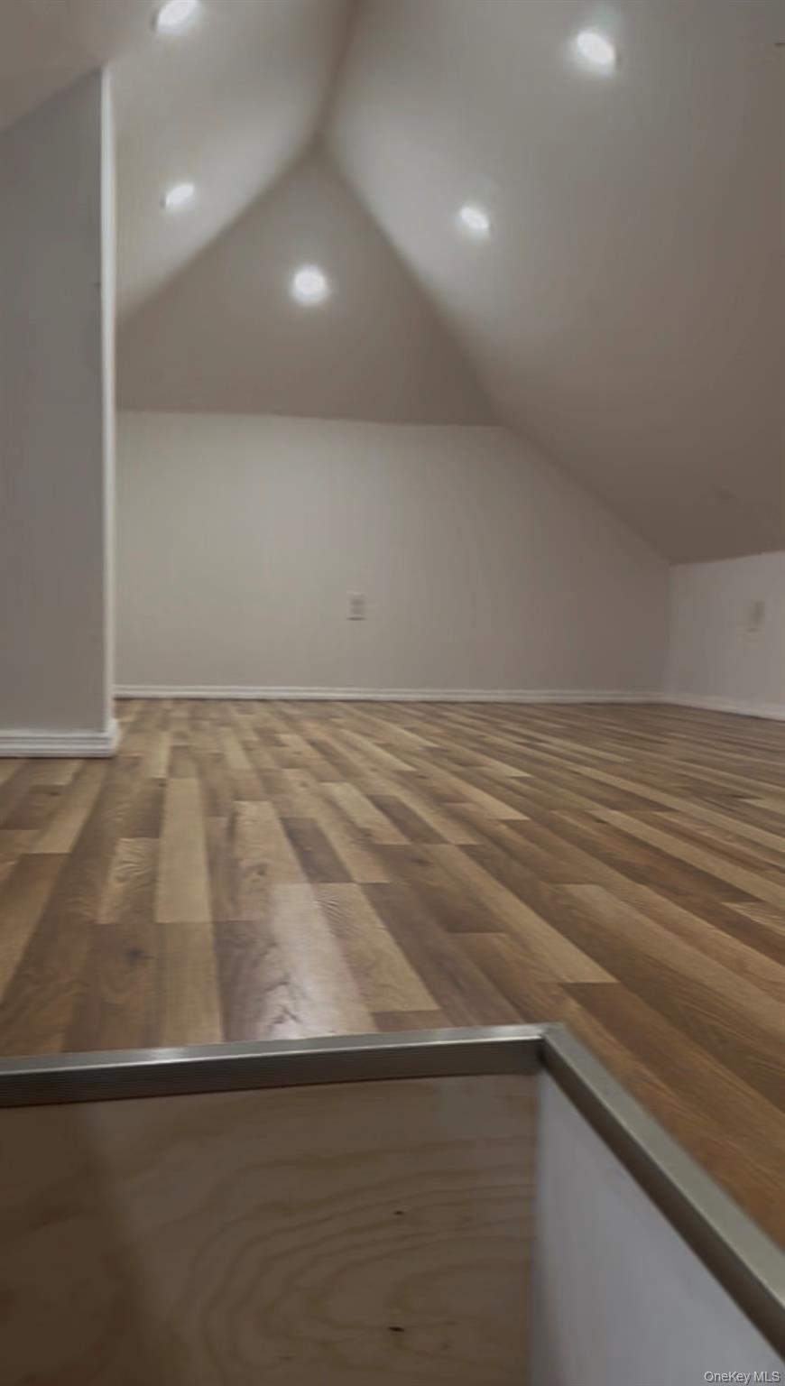 #12 photo, 49 Gladys Street, 東長島 Lindenhurst , NY 11757