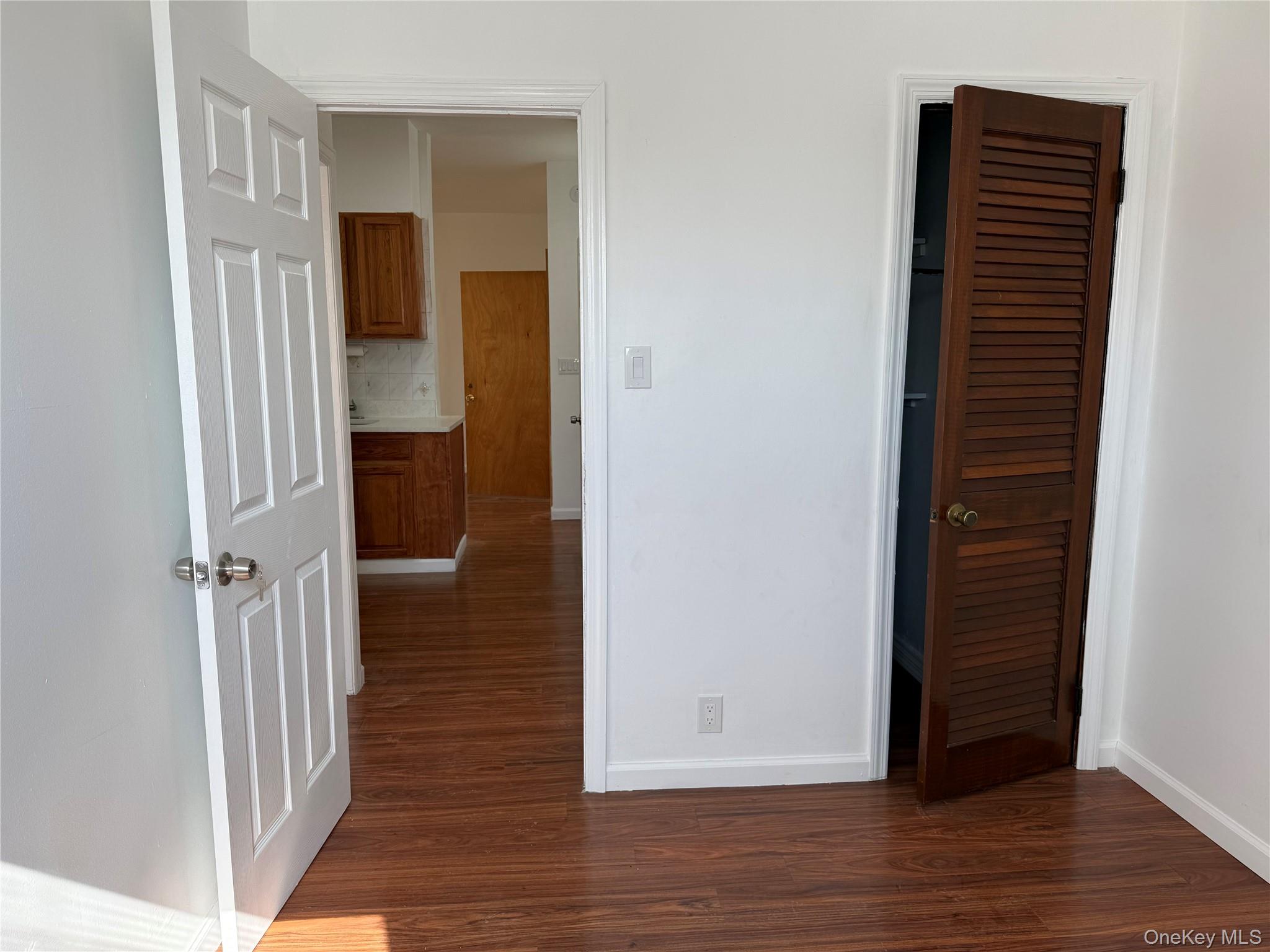 #5 photo, 4612 25th Avenue, Куинс ‖ Astoria , NY 11103