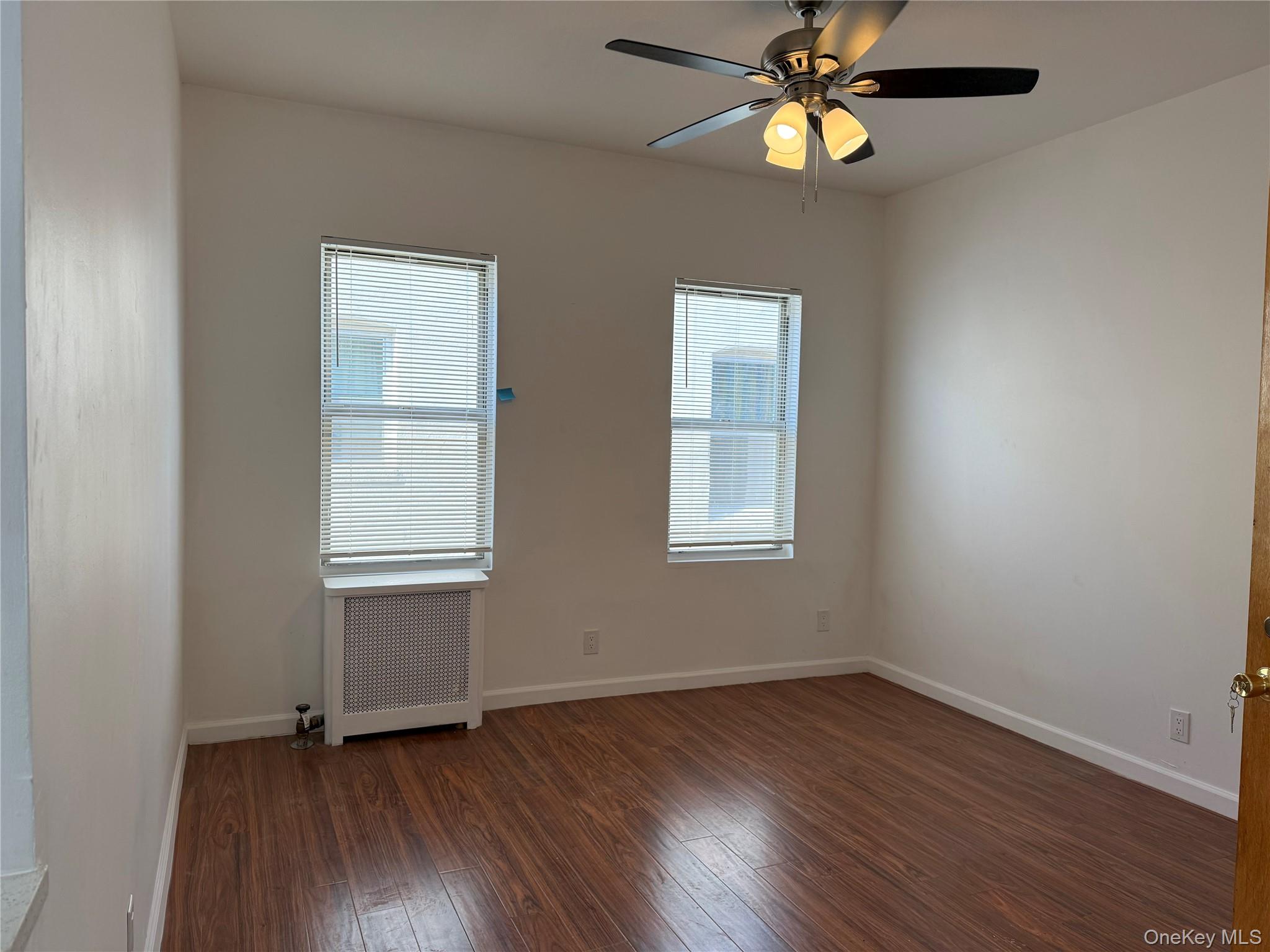 #6 photo, 4612 25th Avenue, Куинс ‖ Astoria , NY 11103