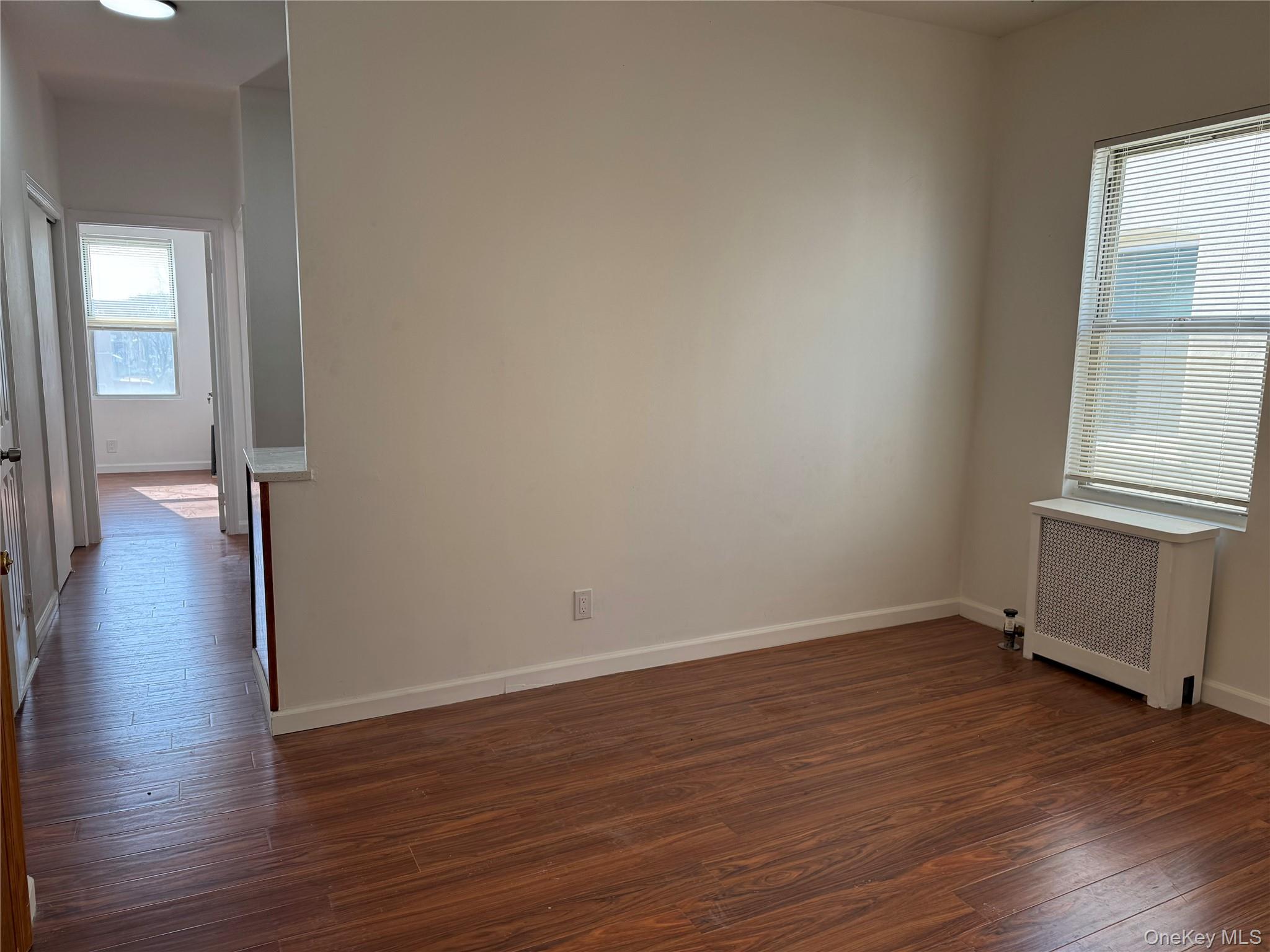 #7 photo, 4612 25th Avenue, Куинс ‖ Astoria , NY 11103