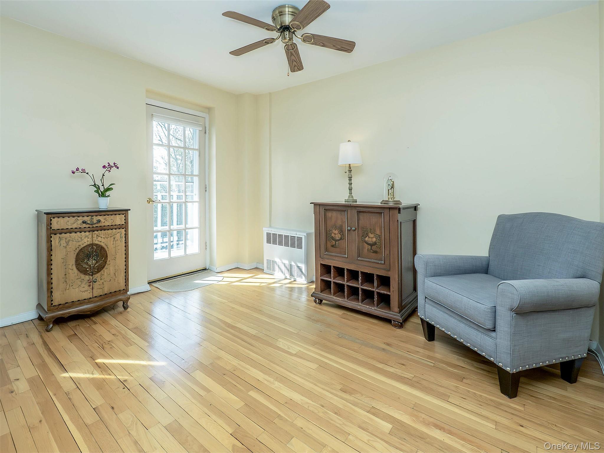 #11 photo, 32 Pearsall, Glen Cove , NY 11542