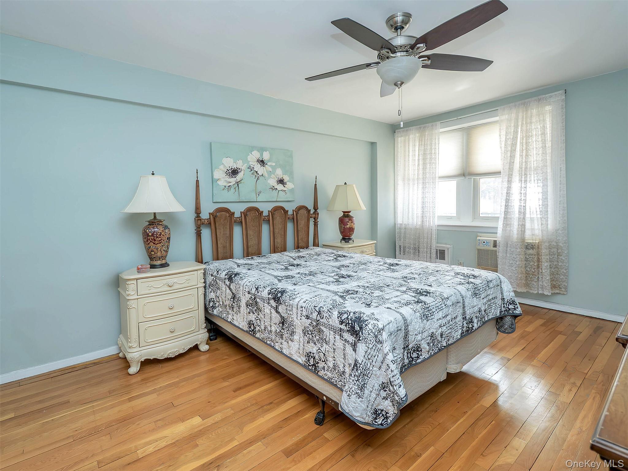 #16 photo, 32 Pearsall, Glen Cove , NY 11542