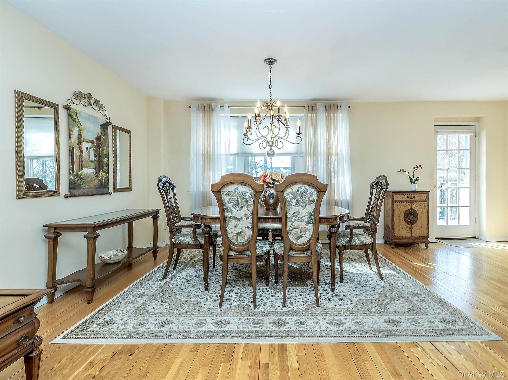 #8 photo, 32 Pearsall, Glen Cove , NY 11542