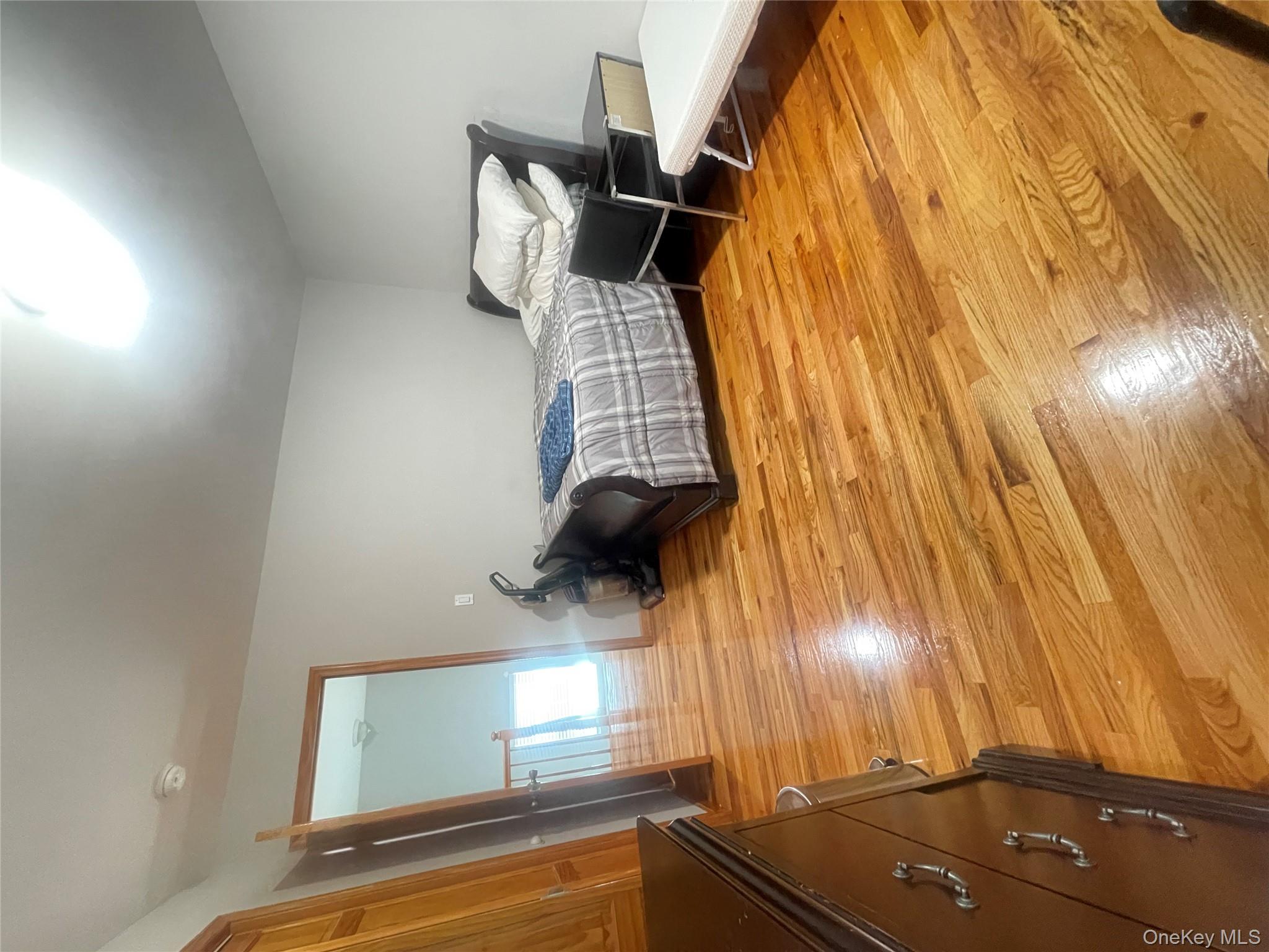 #7 photo, 1332 Star Avenue, नासाउ काउंटी Elmont , NY 11003